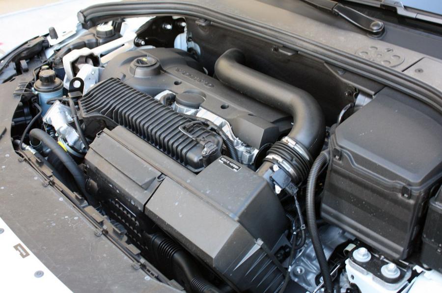  Volvo S60 T5 AWD 2013 года  (фото 26 из 40)